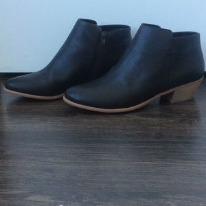 GH Bass Nina black booties